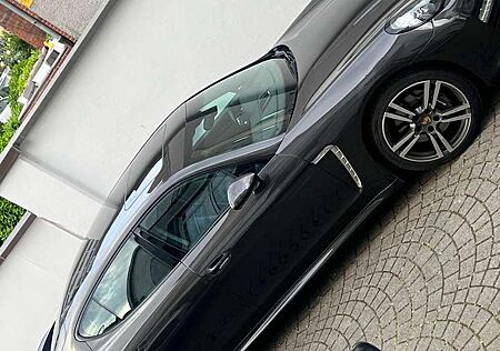 Porsche Panamera Diesel Platinum Edition