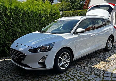 Ford Focus Cool & Connect