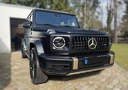 Mercedes-Benz G 63 AMG Brabus B 700 Grand Edition