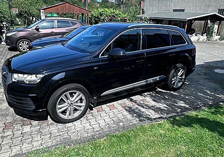 Audi Q7 3.0 TDI quattro tiptronic s-line/ 7 sitzer- standh