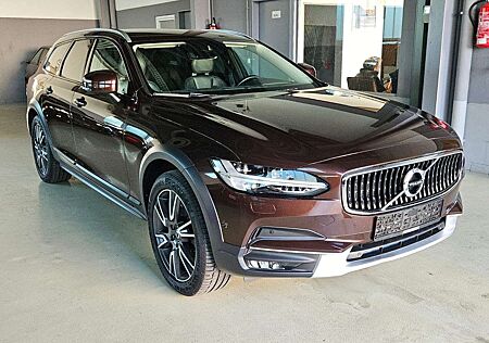 Volvo V90 Cross Country AWD+AHK+Winter-Paket