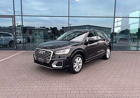 Audi Q2 30 TFSI sport AHK Navi Einparkhilfe Sitzhzng.