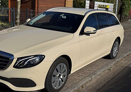 Mercedes-Benz E 220 d T 9G-TRONIC
