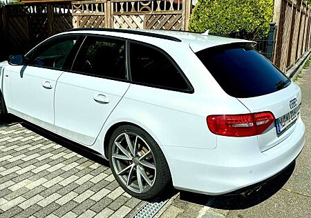Audi A4 S line Sportpaket / plus quattro