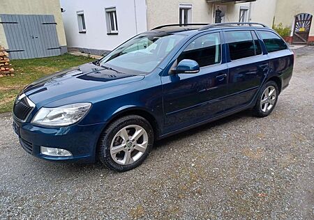 Skoda Octavia II Combi Diesel Combi 1.6 TDI DPF Elegance