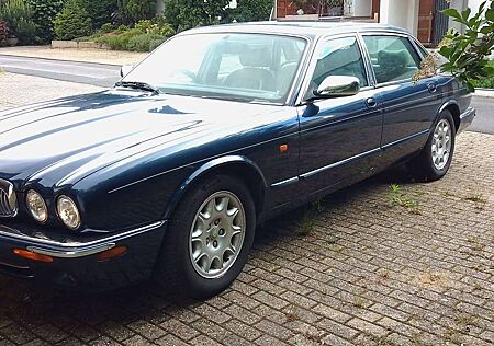Jaguar XJ XJ 4.0 Sovereign L, TÜV neu