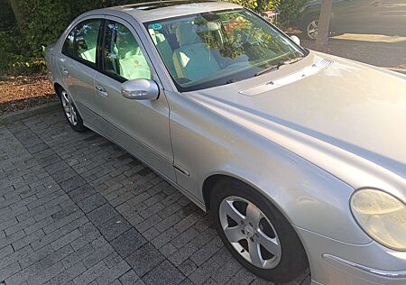 Mercedes-Benz E 240 4Matic Avantgarde
