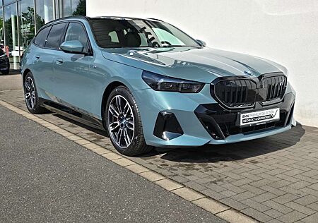 BMW i5 eDrive40 M Sportpaket Komfortsitze Panorama