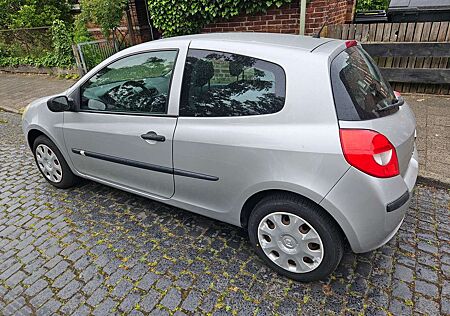 Renault Clio 1.2 16V Authentique