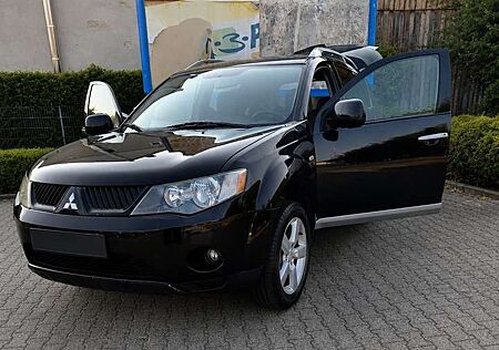 Mitsubishi Outlander 2.2 DI-D 4WD Intense