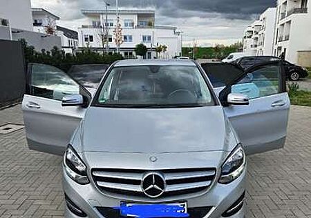 Mercedes-Benz B 180 7G-DCT StyleStyle LED+PDC+SHZ+BLUETOOTH+Sportmodus