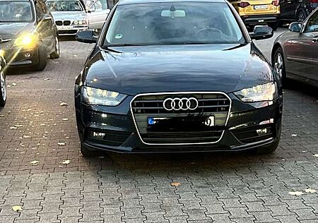 Audi A4 Avant 2.0 TDI DPF quattro Ambiente