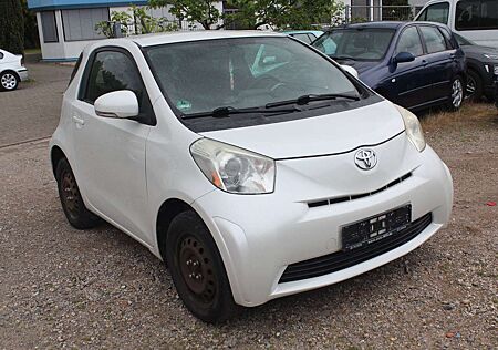 Toyota iQ