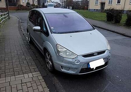 Ford S-Max 2.5 Titanium