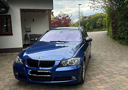 BMW 320i 320
