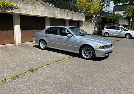 BMW 525i 525