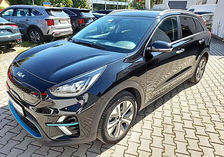 Kia Niro e- Spirit 64kWh 3PH Glasdach Leder+-/Interieur-Paket