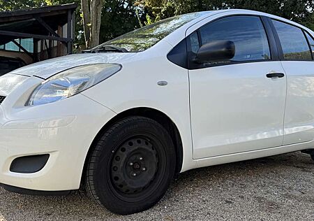Toyota Yaris 1.4 D-4D /KLIMA/TÜV 09-2027/EURO 5