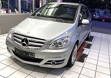 Mercedes-Benz B 180 CDI ,Automatik ,ab-AHK,Neu-Allwetter-Reifen