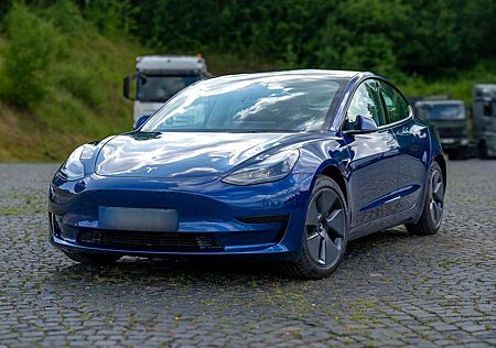Tesla Model 3 RWD LFP USS 8-fach bereift