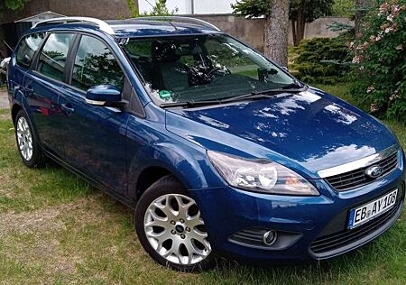 Ford Focus Turnier Turnier 1.8 Ghia