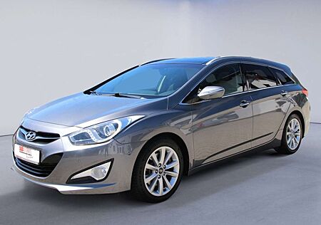 Hyundai i40 cw Style /Navi/Kamera/AHK/ Panoramad.