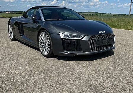 Audi R8 Spyder V10 5.2 FSI Quattro Keramik Service Neu
