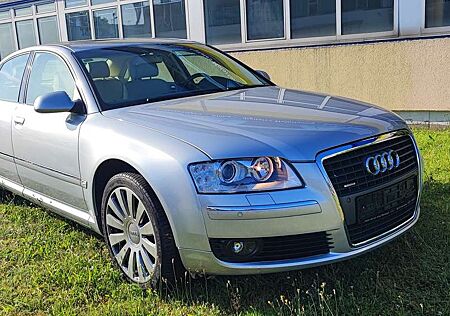 Audi A8 4.2 quattro in perfektem Zustand