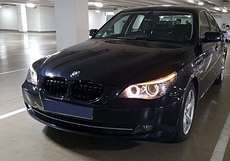 BMW 523i 523