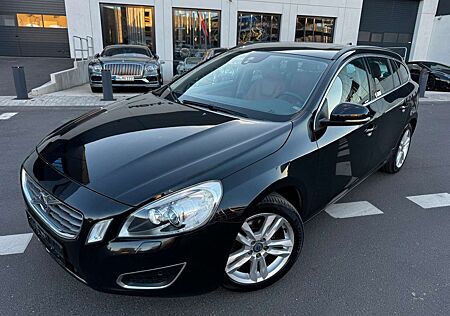 Volvo V60 Kombi Summum LEDER KAMERA SHD XENON NAVI
