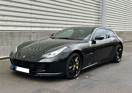 Ferrari GTC4 Lusso V12 Approved