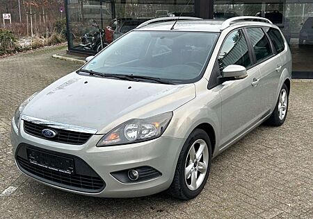 Ford Focus Turnier Sport 1.6 *TEMP*AHK*KLIMA*