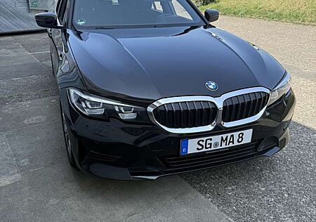 BMW 320 d xDrive Advantage