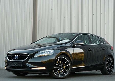 Volvo V40 2.0 D4 Momentum Aut./R.Kamera/Pano