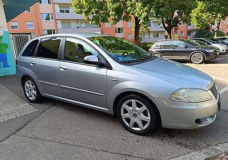 Fiat Croma 1.9 Multijet 16V DPF Emotion Ohne TÜV