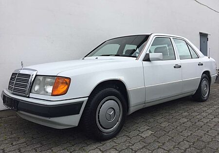 Mercedes-Benz E 200 Typ 124 Original NUR 144.000 tkm/1.Hand/8 fach ber