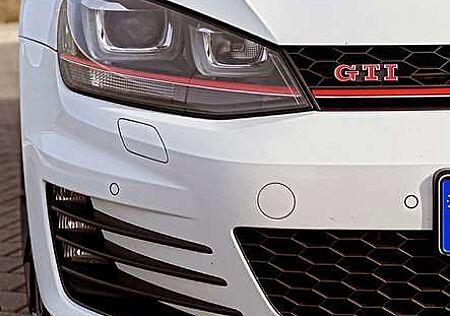 VW Golf GTI Volkswagen GTI Performance BMT