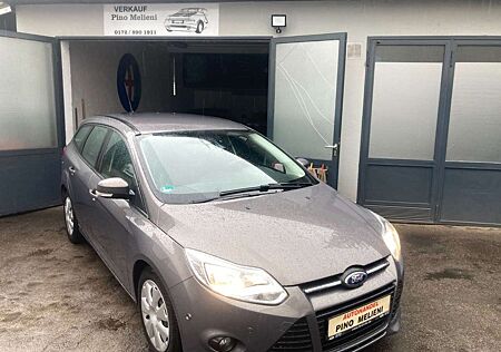 Ford Focus Turnier Trend,56.691km.
