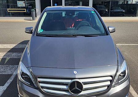 Mercedes-Benz B 200 AUTOMATIK (BlueEFFICIENCY) 7G-DCT