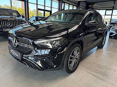 Mercedes-Benz GLA 220 4Matic AMG RÄDER AHK Pano Distronik