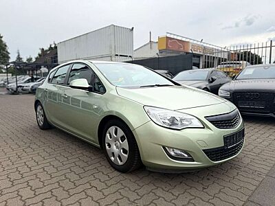 Opel Astra J Lim. 5-trg. Edition*KLIMA*L-HZG*AHK*PDC*