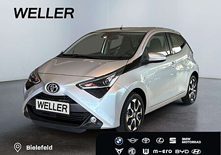 Toyota Aygo x-play Team D *Kamera*CarPlay*DAB*PDC hi*TRC*