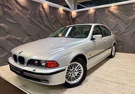 BMW 528 i/LEDER/AUTOMATIK/1-HAND/ORIGINAL ZUSTAND