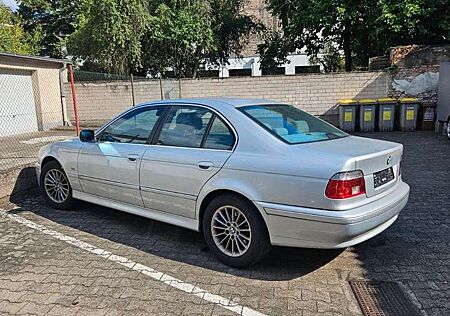 BMW 530 d / wenig Km / TÜV NEU