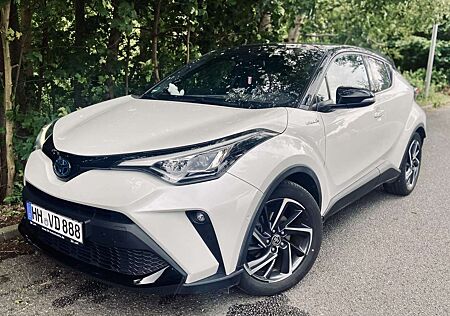 Toyota C-HR Hybrid Style Selection