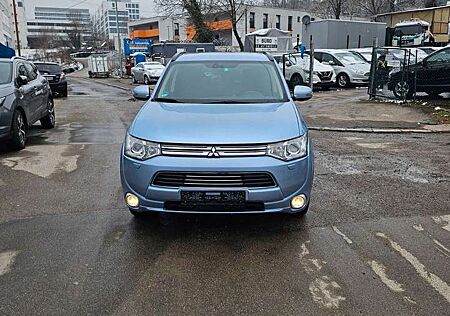 Mitsubishi Outlander PHEV Plus 4WD