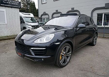 Porsche Cayenne Turbo Pano Burmest Fond TV PCCB STHZ ACC KeyGo Kam