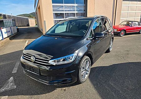 VW Touran Volkswagen Comfortline Family Paket AHK LED
