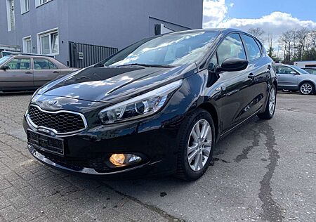 Kia Cee'd Ceed / 1.4*KLIMA*SITZHEIZUNG*TÜV/INS NEU