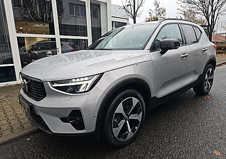 Volvo XC 40 XC40 B4 Plus Dark AHZV/Glasdach/360 Grad